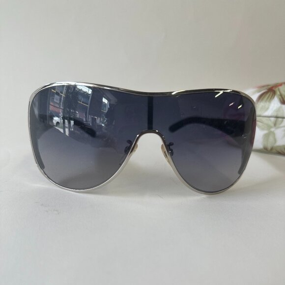 Gucci Shield Sunglasses with Floral Case – Silver Frame & Gradient Lenses - Picture 1 of 4